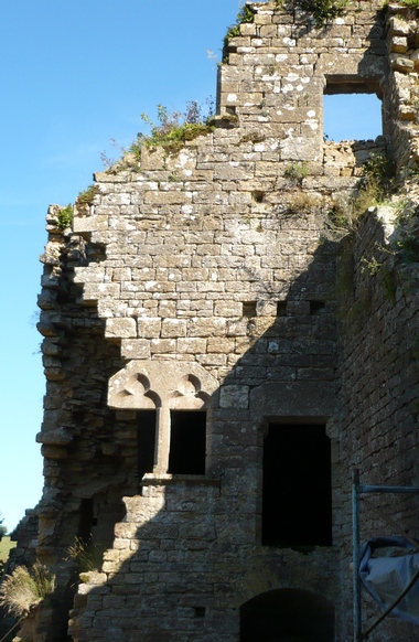 Donjon du château fort de Commune - Martigny-le-Comte - Avant restaurations
