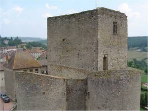 Château de Saint-Hugues à Semur-en-Brionnais (Saône-et-Loire)